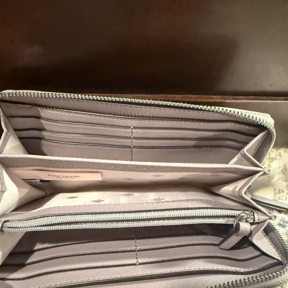 *PRE-OWNED* Kate Spade Wilson Road Wallet in Taupe - Picture 6 of 10